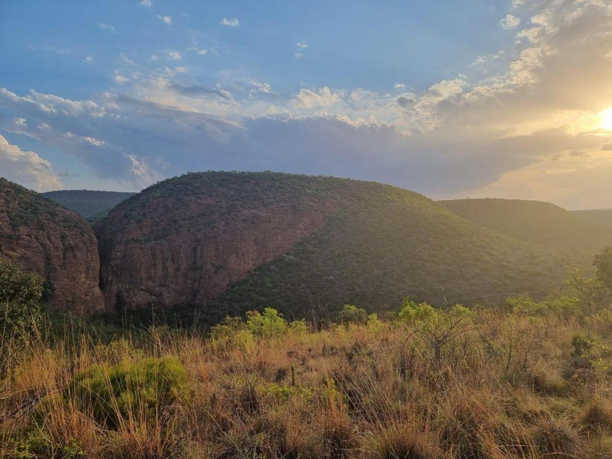 Lodge Waterfall Safari